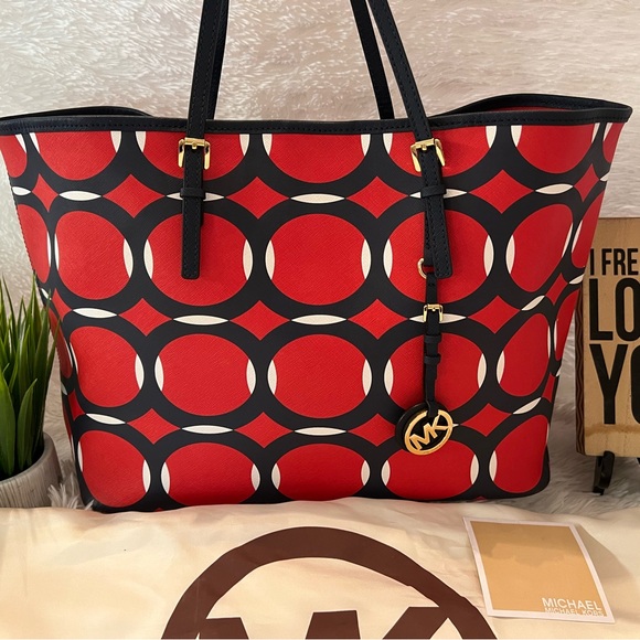 🎉HP🎉Michael Kors Jet Set Travel Deco Leather Shoulder Tote Handbag - Picture 2 of 15